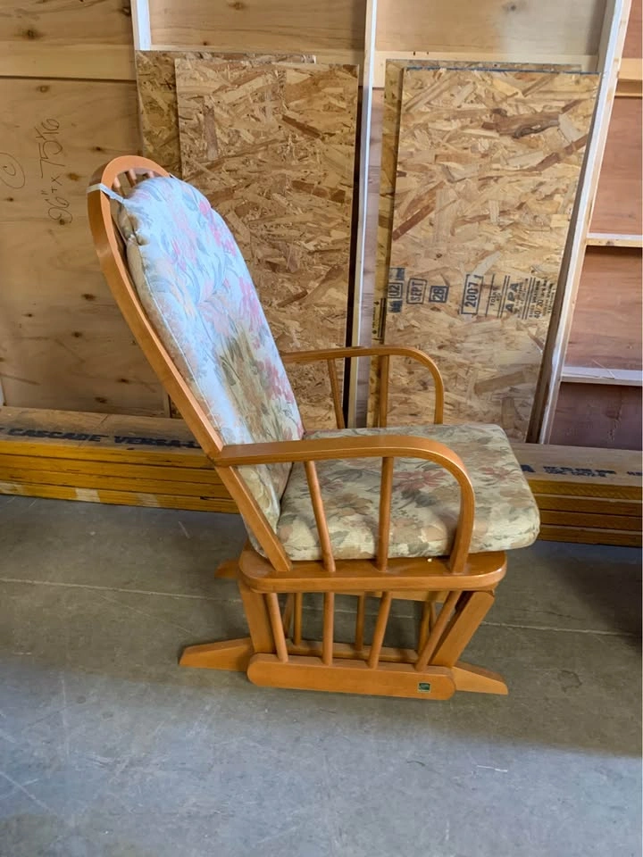 Vintage Wooden Rocking Chair With Cushions - photo 4