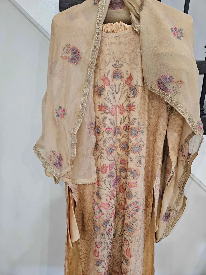 3 Piece Formal Suits with Zardozi & Embroidery - Brampton - photo 4