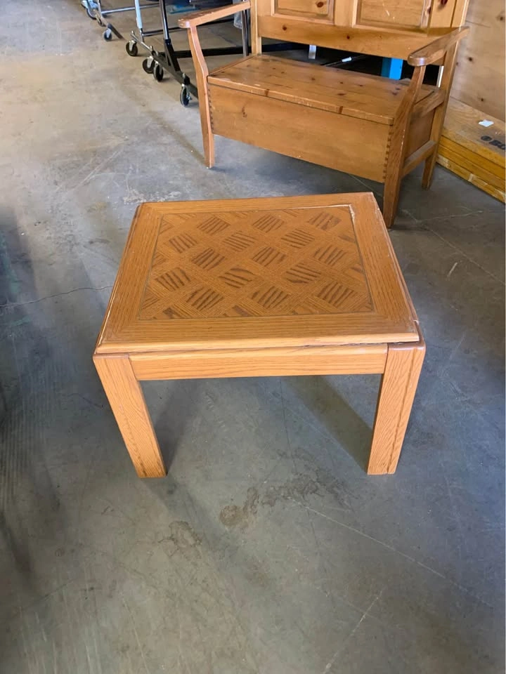 Vintage Style Coffee Table - photo 2