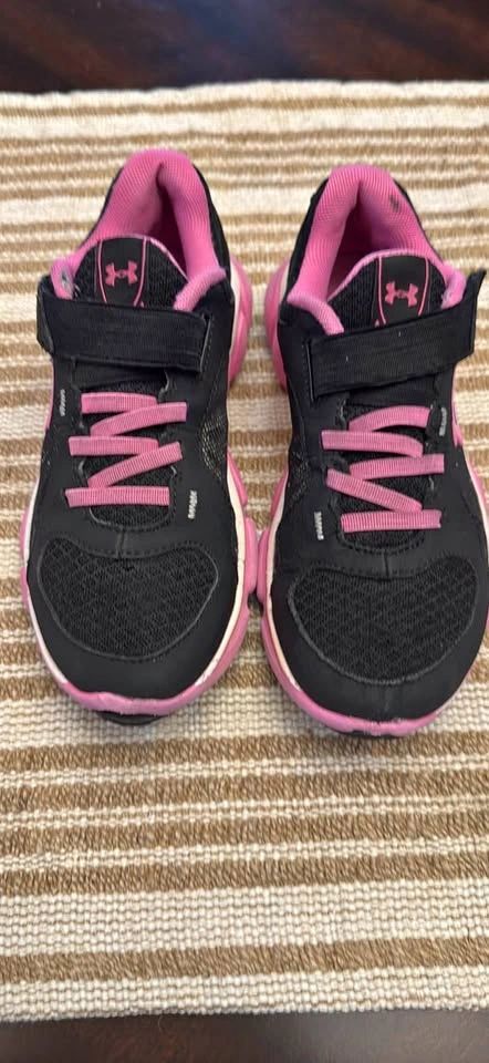 Under Armour Kids' Assert Running Shoes - Size 2.5 Youth