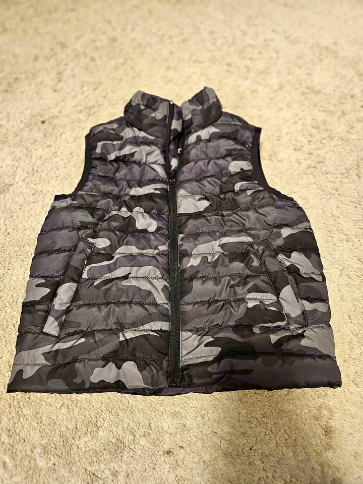 Camo vest size 4/5 kids