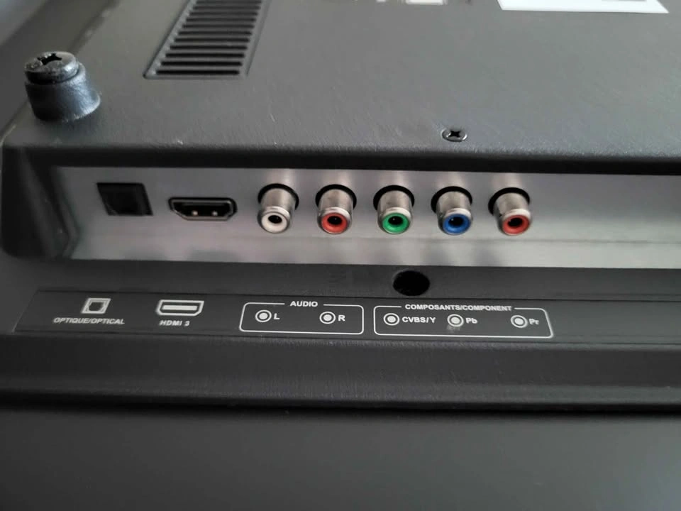 TV (32") - If it's listed, it's available! - photo 3
