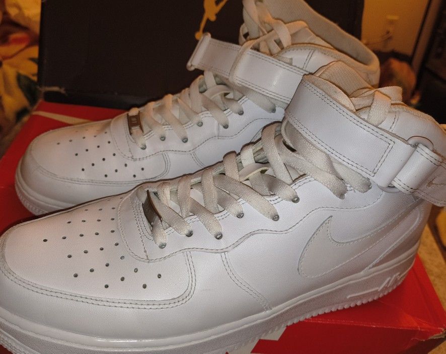 Nike Air Force 1 white on white size 13