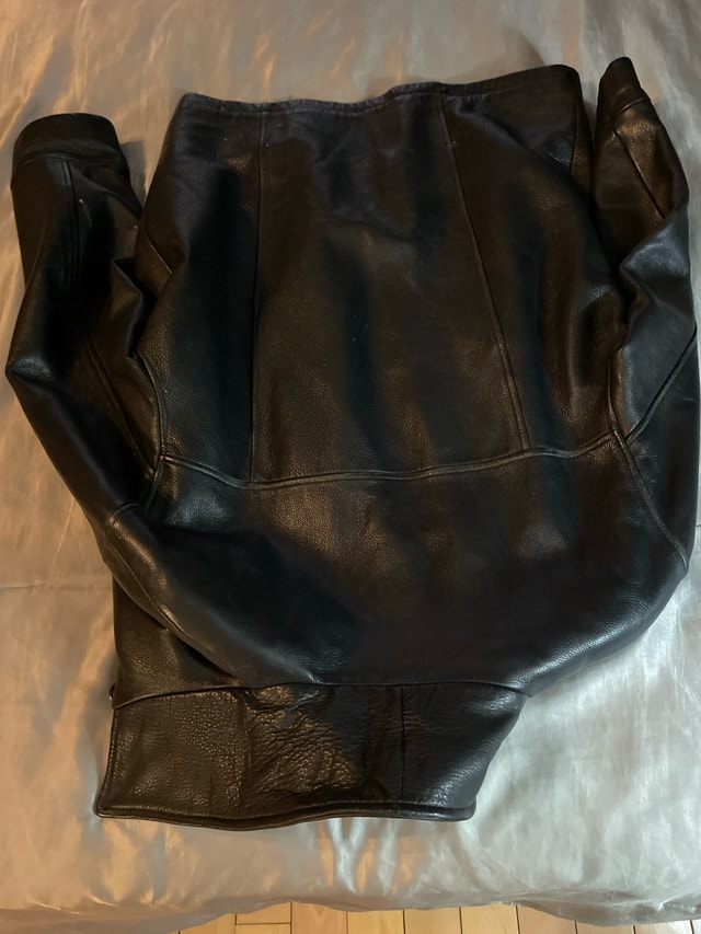 Danier Black Leather Jacket - Size S/P - photo 2