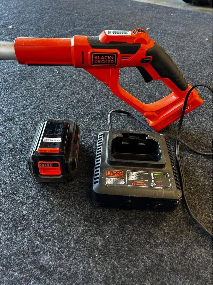 Cordless 40V Weed Eater Black and Decker - photo 2