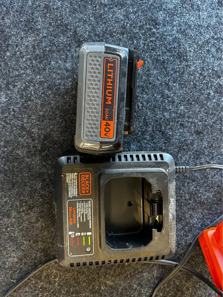 Cordless 40V Weed Eater Black and Decker - photo 3