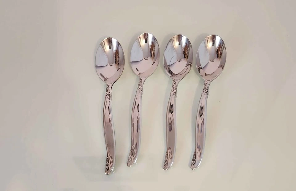 20 pc 1847 Rogers Bros IS Silver Plated Silverware Set - photo 5
