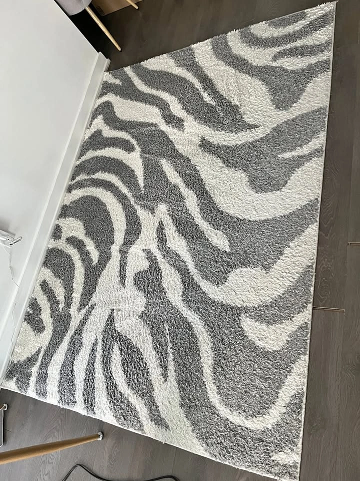 Zebra Shag Rug, 5'3" x 7'3"