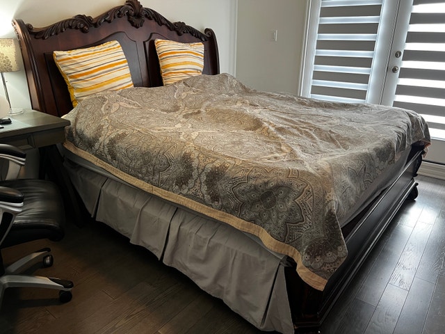 $$$ drop - King size Ashley bed frame in good used condition. - photo 2