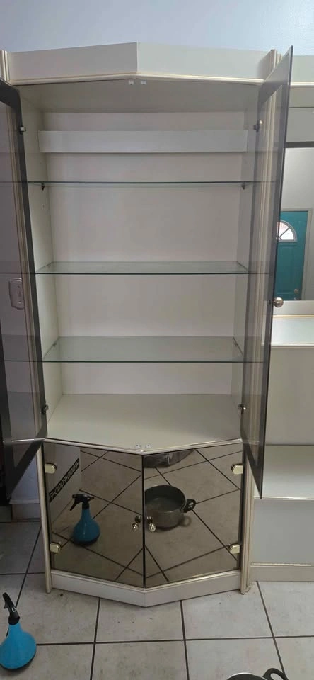Beautiful Storage Hutch - photo 4