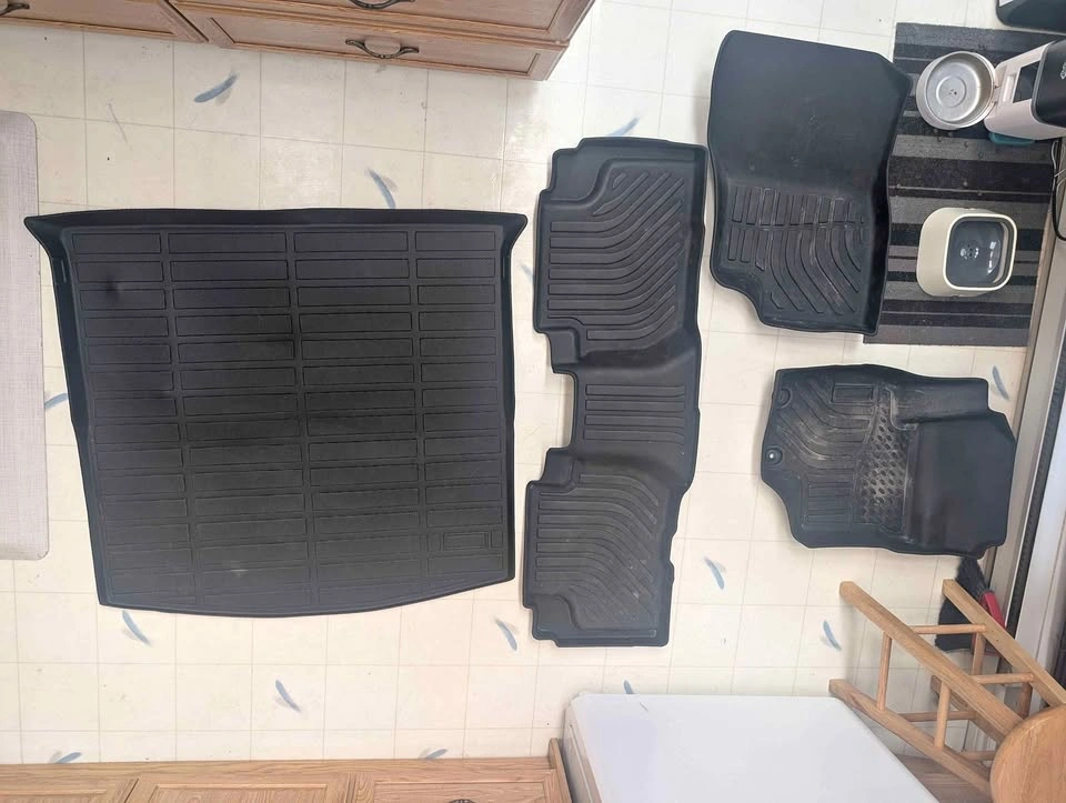 Custom Floor Mats for Mitsubishi Outlander