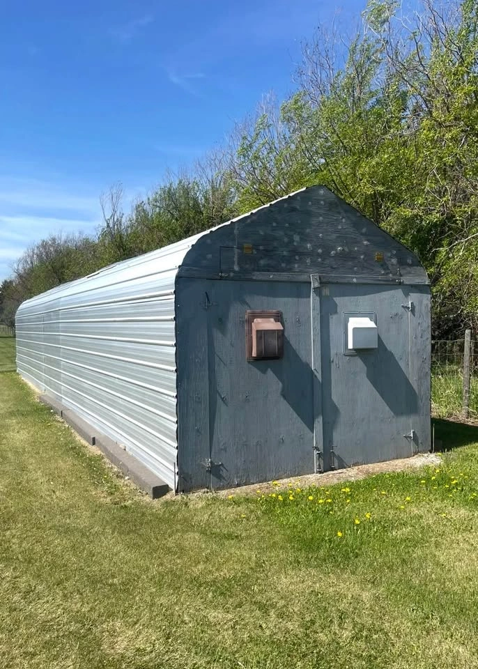 METAL OVERSIZED SHELTER - photo 2