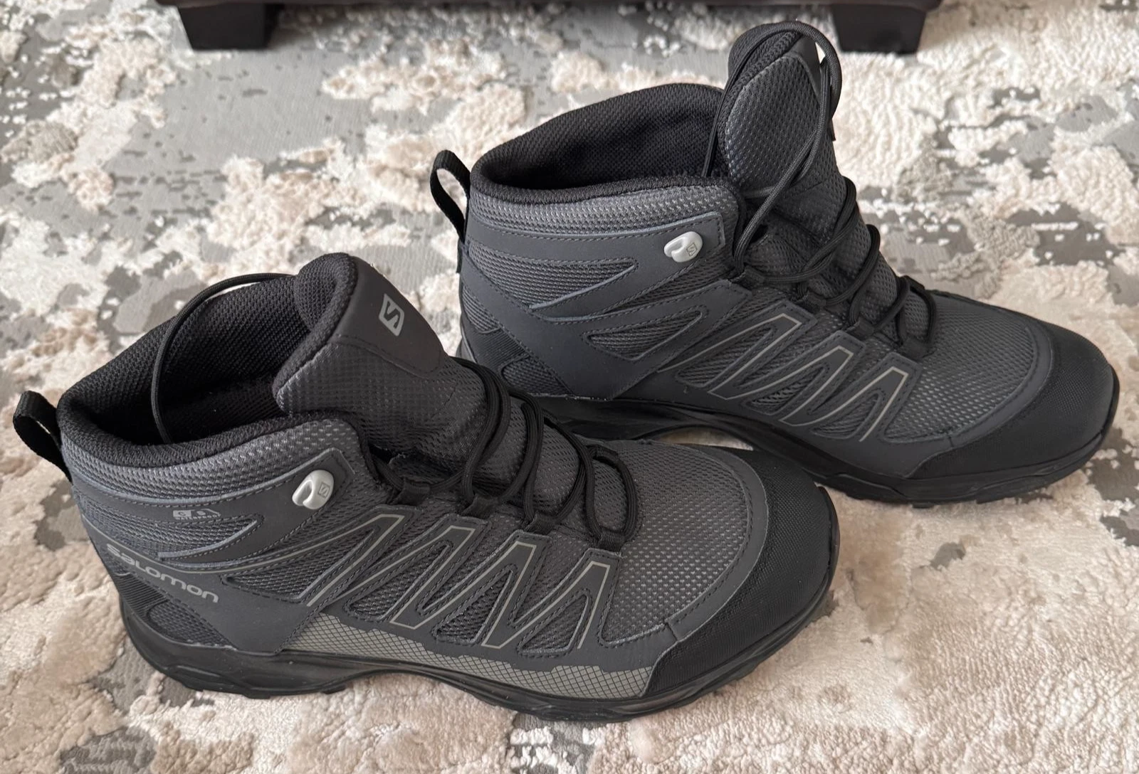 Salomon Men’s Waterproof Hiking Boots Size 10 New Original Box