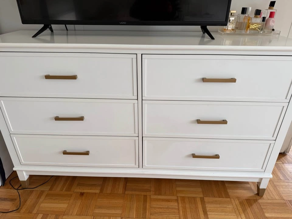 White dresser with gold handles - photo 3