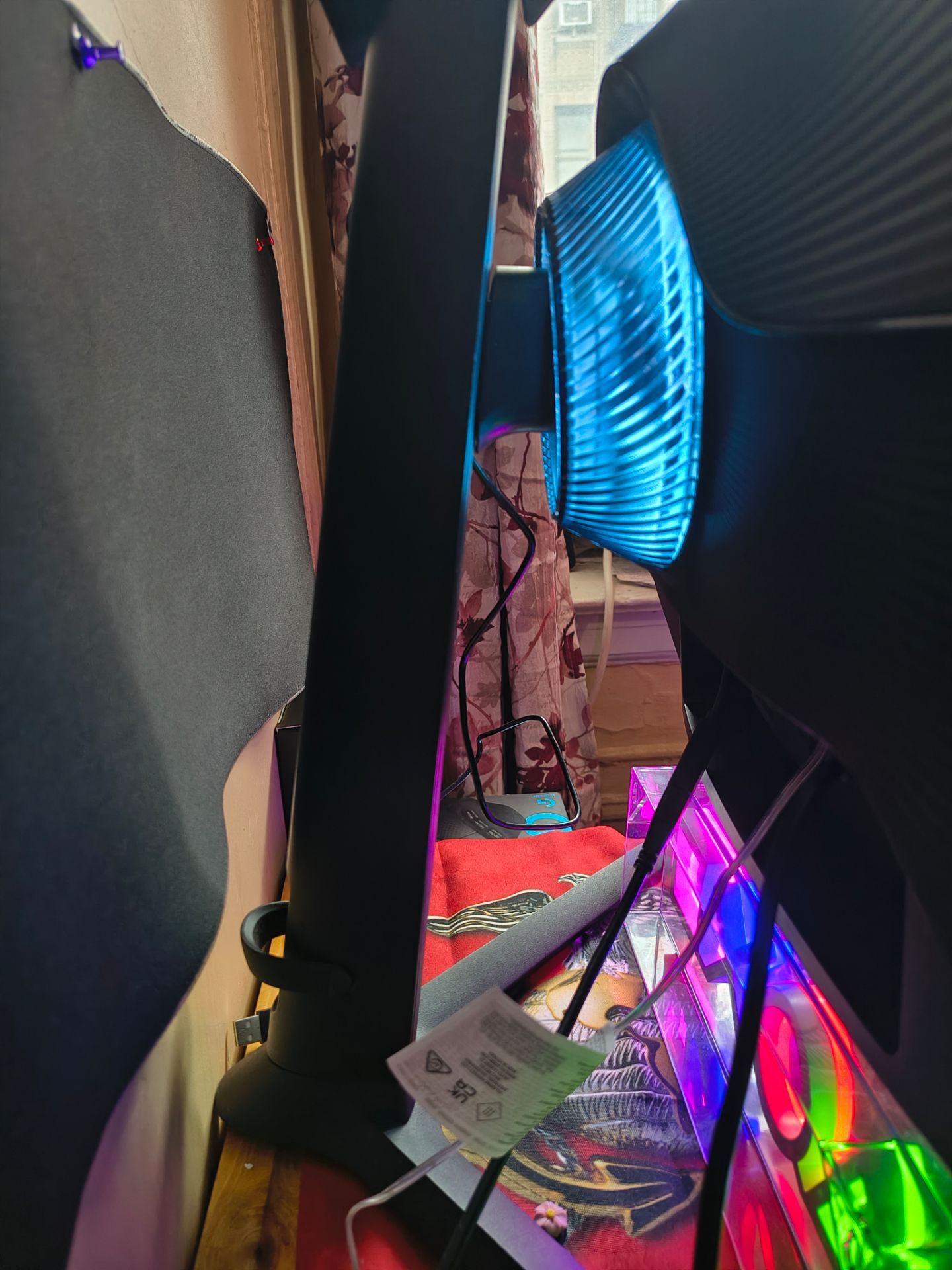 Samsung 27" Odyssey G65B Curved Gaming Monitor, 240Hz, 1ms - photo 3