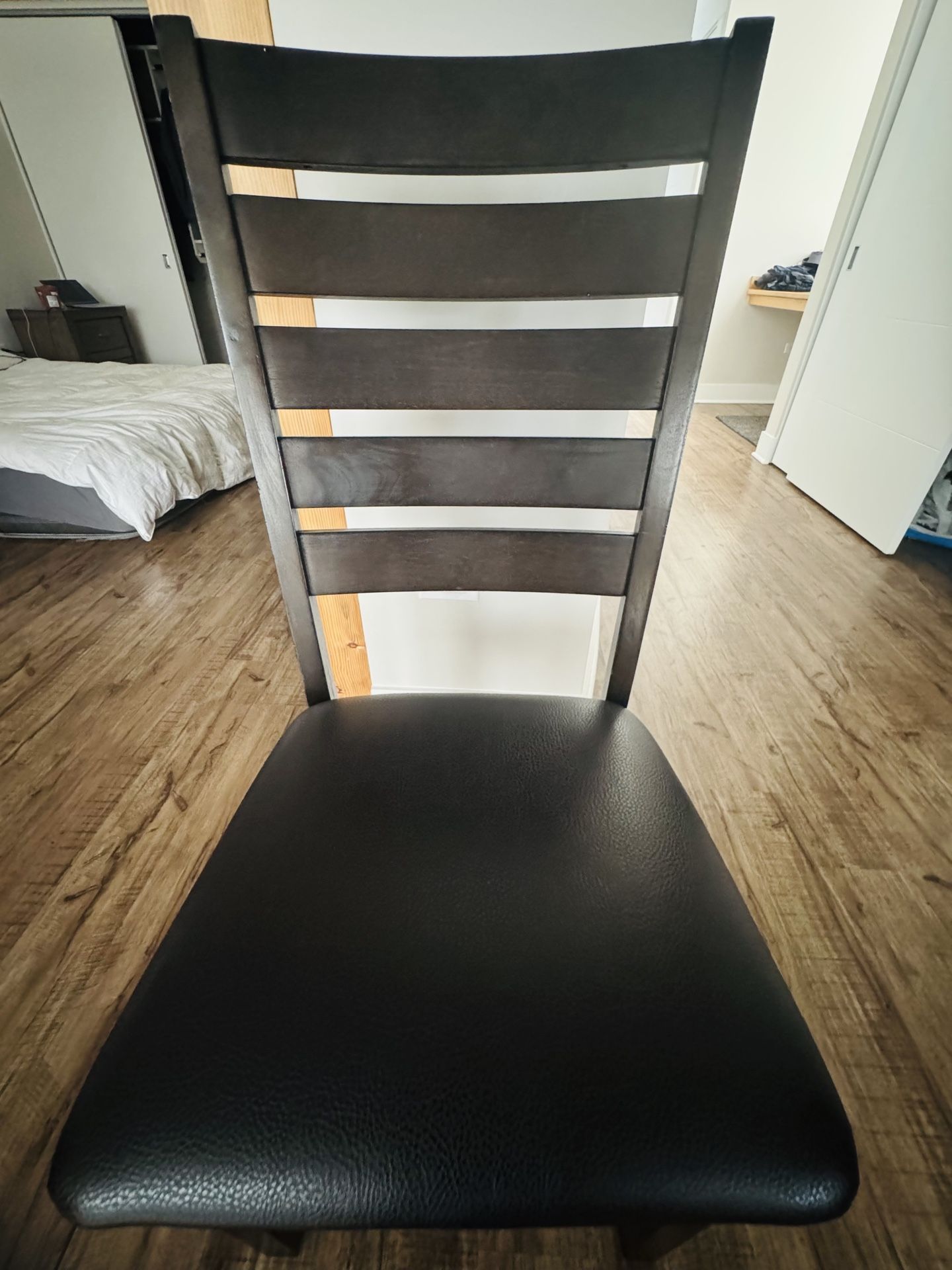 Kitchen table with built in leaflet - photo 4