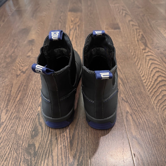 Cougar Women's Black Leather Chelsea Boots Size 7 - New - photo 3