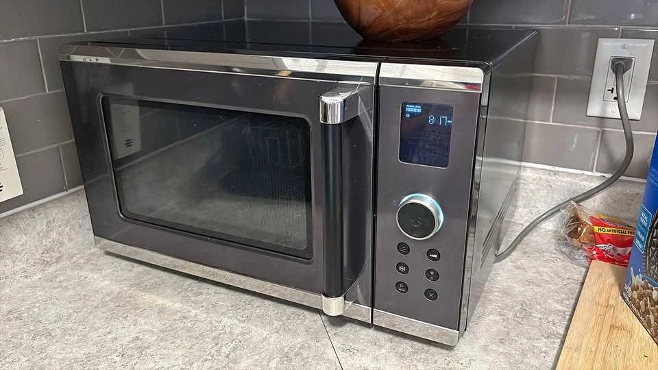 PADERNO Microwave – Great Condition