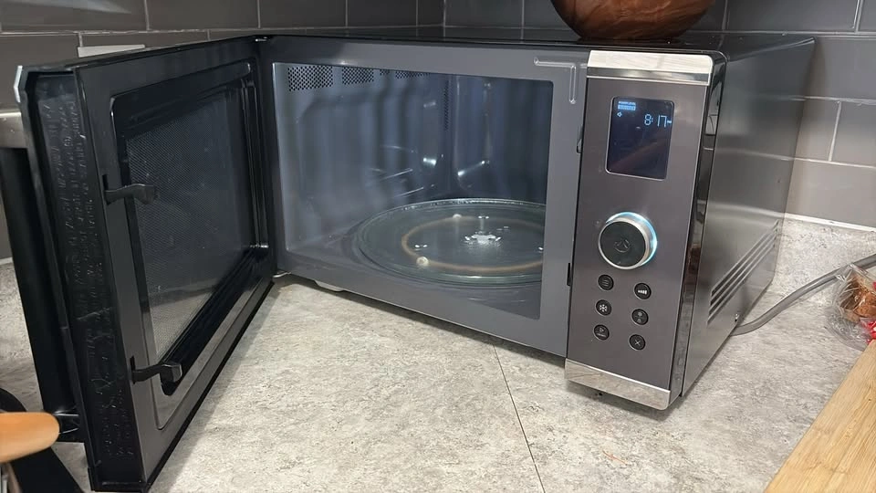PADERNO Microwave – Great Condition - photo 2