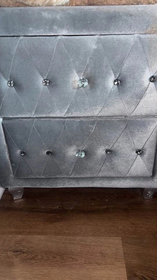 5-Piece Gray Upholstered Queen Bedroom Set - photo 3