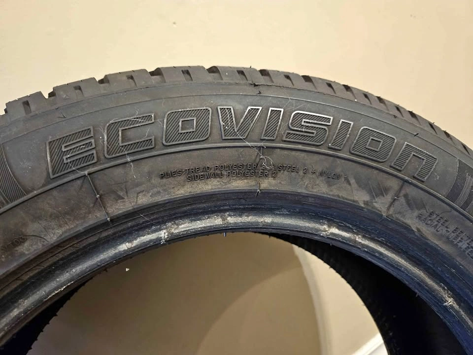 Like New 225/60R17 All Season Tire - Single