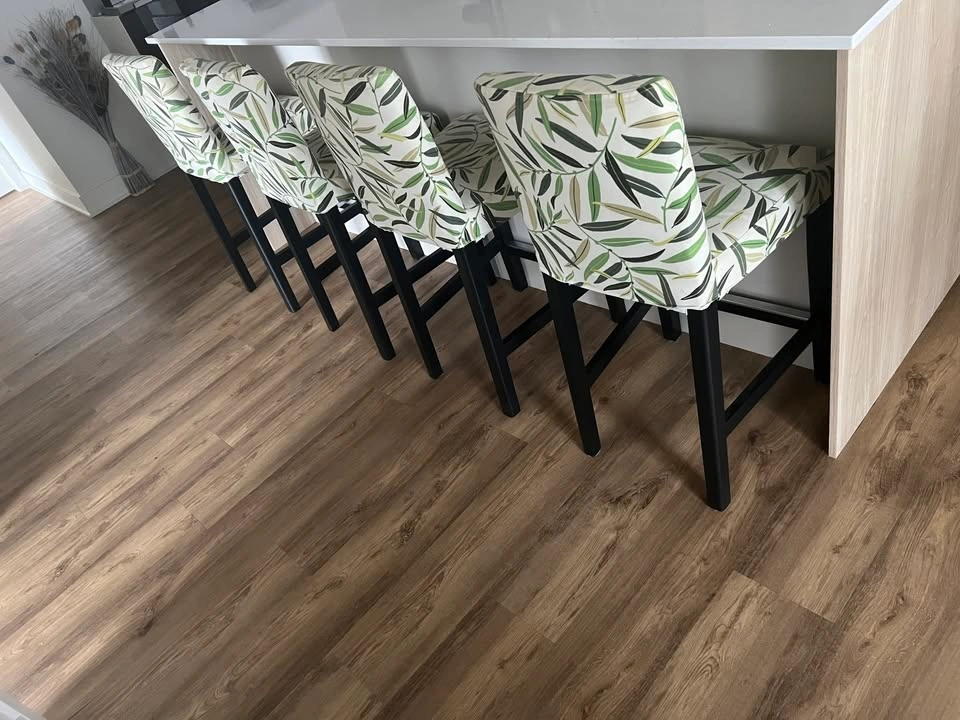 4 Bar Stools with Floral Covers - photo 2