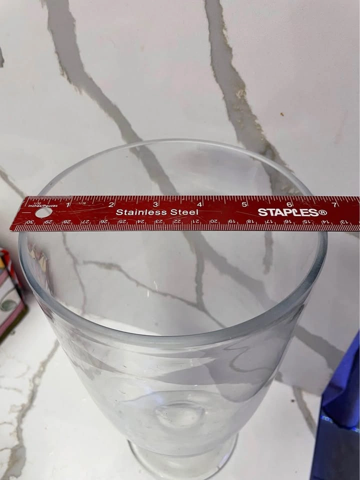 Tall glass vase 12 inch tall! - photo 3