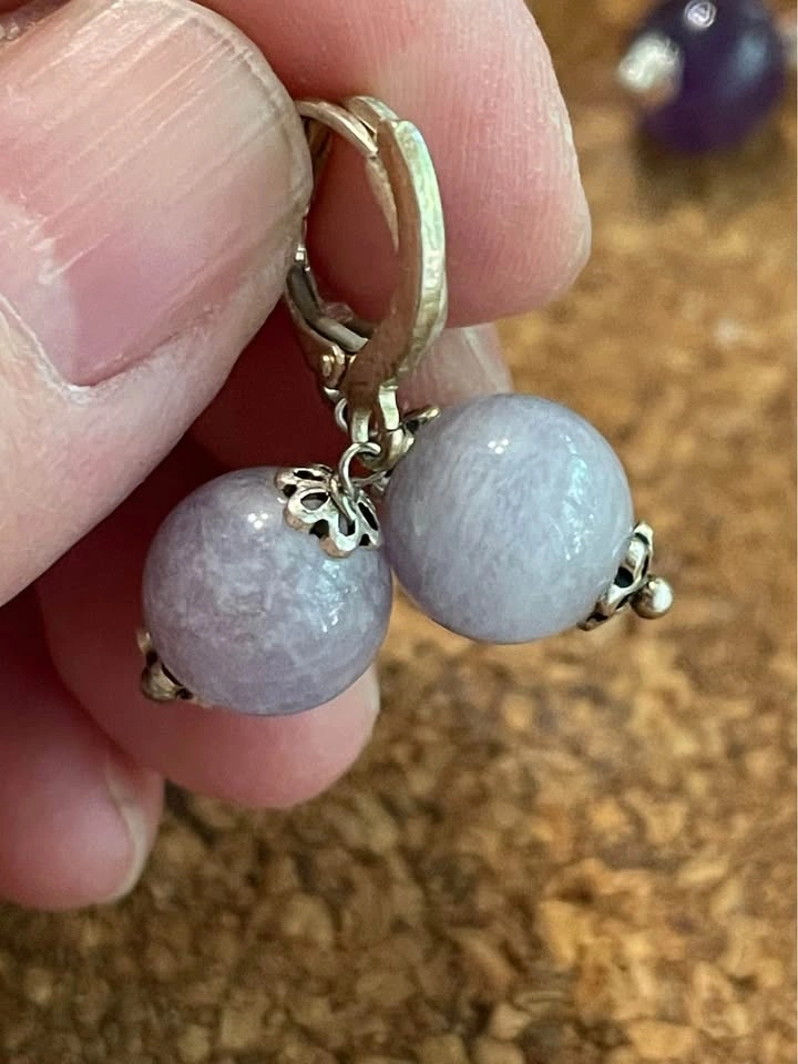 Light purple natural jade earrings - photo 3