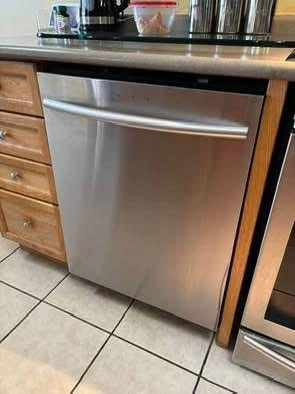 SAMSUNG Dishwasher - Excellent Condition