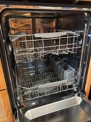 SAMSUNG Dishwasher - Excellent Condition - photo 3