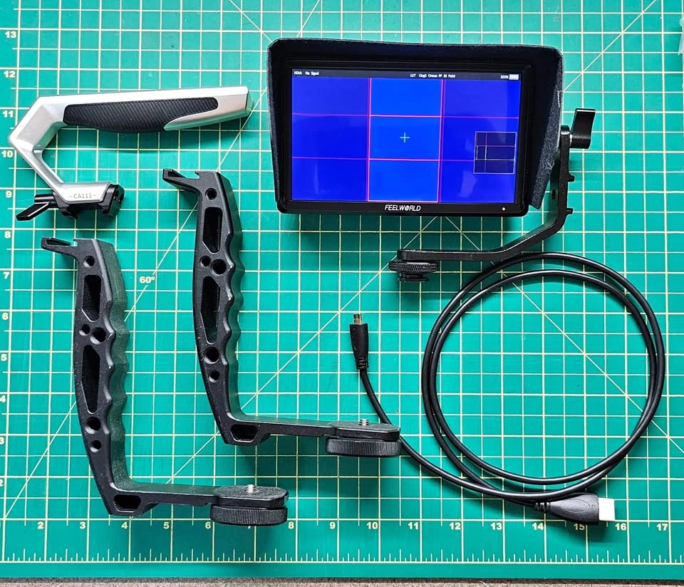 FEELWORLD S55 5.5 inch Field Monitor w/ Handle Mounts