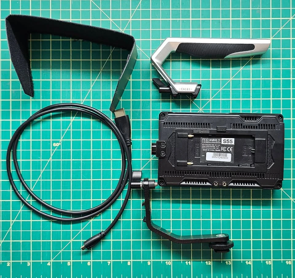 FEELWORLD S55 5.5 inch Field Monitor w/ Handle Mounts - photo 2