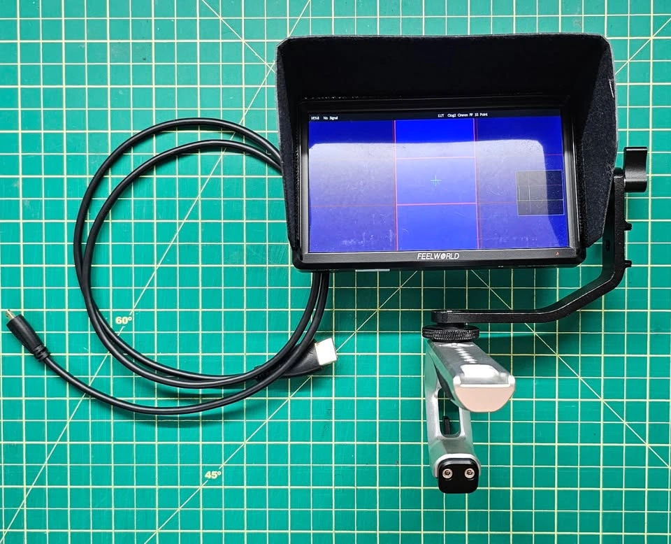 FEELWORLD S55 5.5 inch Field Monitor w/ Handle Mounts - photo 4