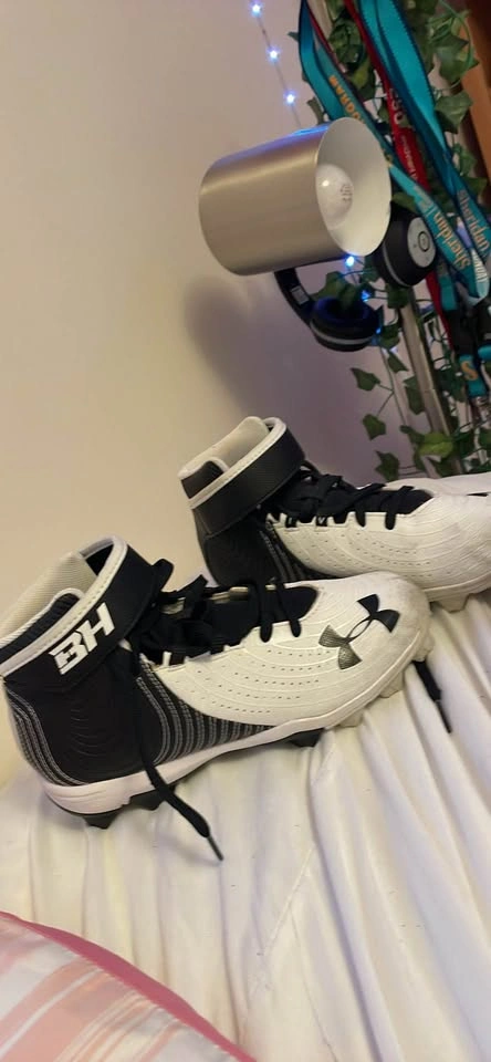 Under Armour Harper 4 Mid RM Sports Cleats Size 5Y - photo 2