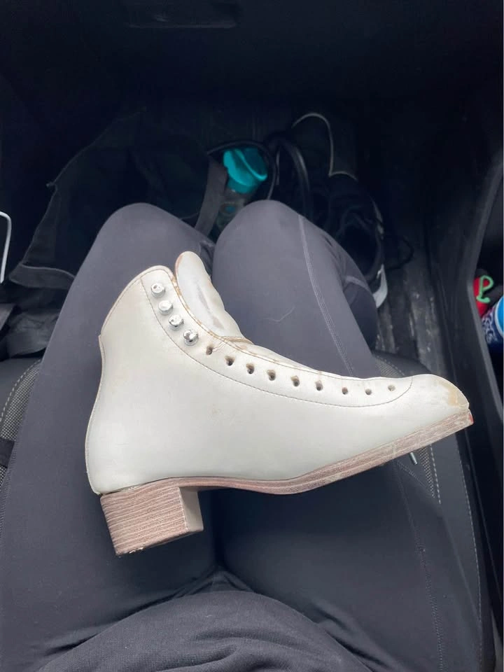 Riedell Roller Skates - Women's Size 5 - photo 2