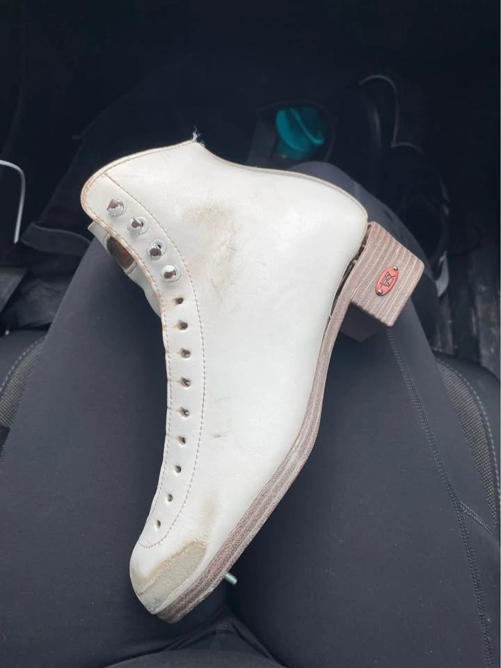 Riedell Roller Skates - Women's Size 5 - photo 3