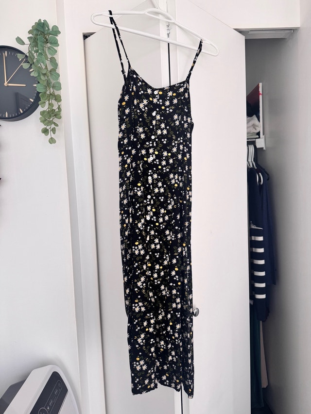 Dresses (Worn once) - photo 3