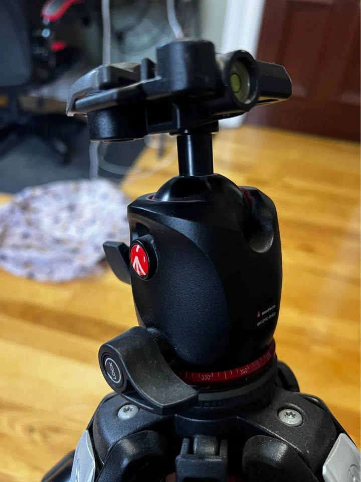 Manfrotto MT055CXPRO4 Tripod with XPRO Ball Head - photo 4