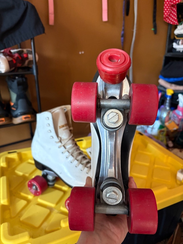 Size 6 Vintage Women's Rollerblades - photo 2