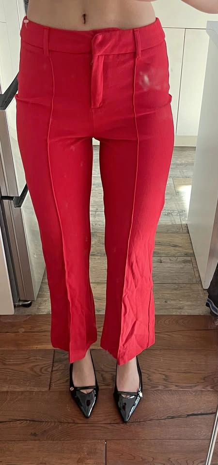 RED PANTS - SMALL