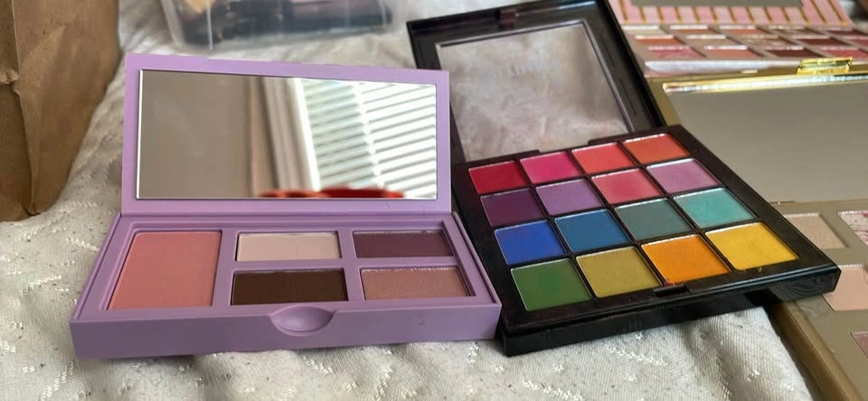 Makeup Palette Bundle - NYX, Revolution, Clinique, Ellen Tracy - photo 4