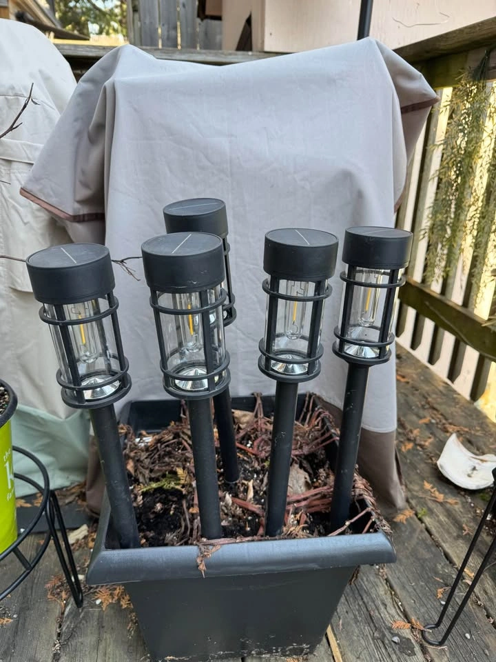 8 Pack Solar Lights Outdoor Waterproof - photo 2