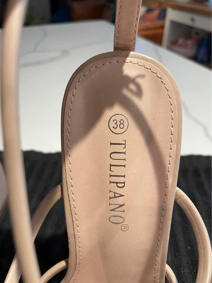Nude strap heels - size 38 / 7.5 - photo 4