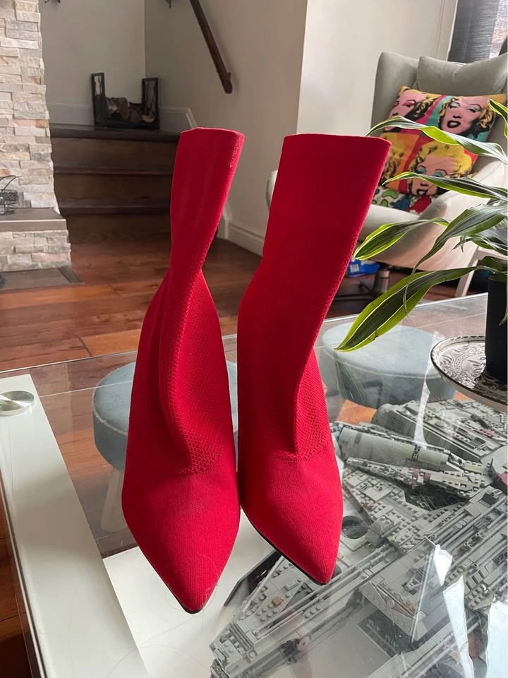 Red Heels - Size 9 - photo 2