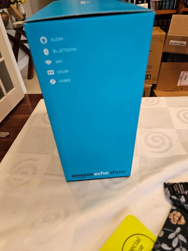 New Echo Show 10 - photo 4