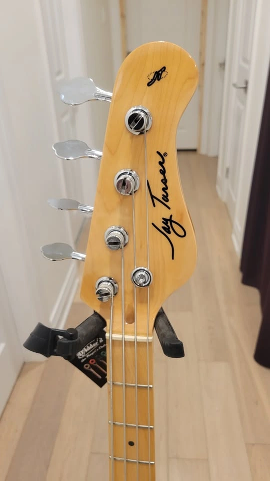 $280 Jay Turser Precision Bass Guitar - Metallic Red - photo 4