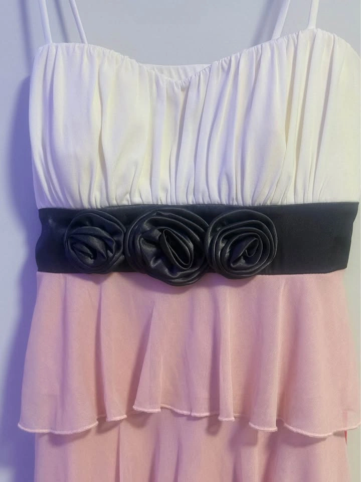 White Pink Tiered Dress w/ Black Rosette Belt Size M - photo 3