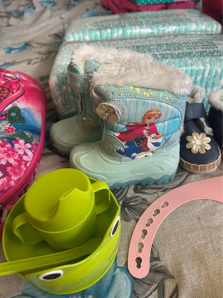 Kids multiple items- Diapers, carrier bag, frozen bag, shoes etc - photo 4