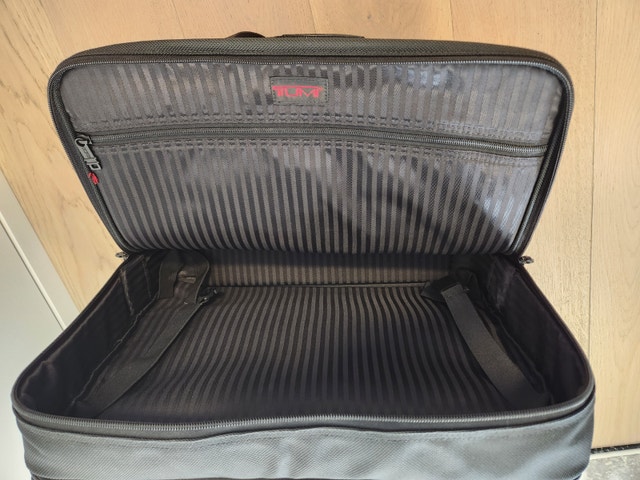 Tumi Alpha Deluxe Expandable 2-Wheel Computer Briefcase - photo 5