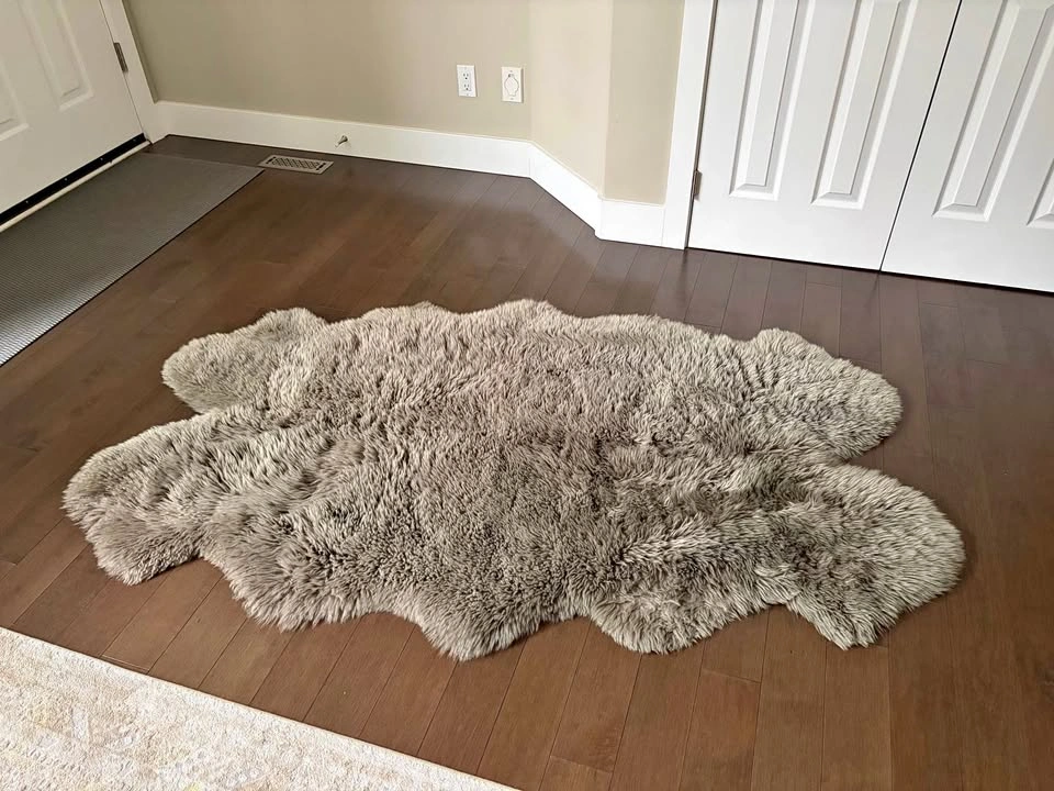 Luxurious Windward 100% Sheepskin Rug - Large